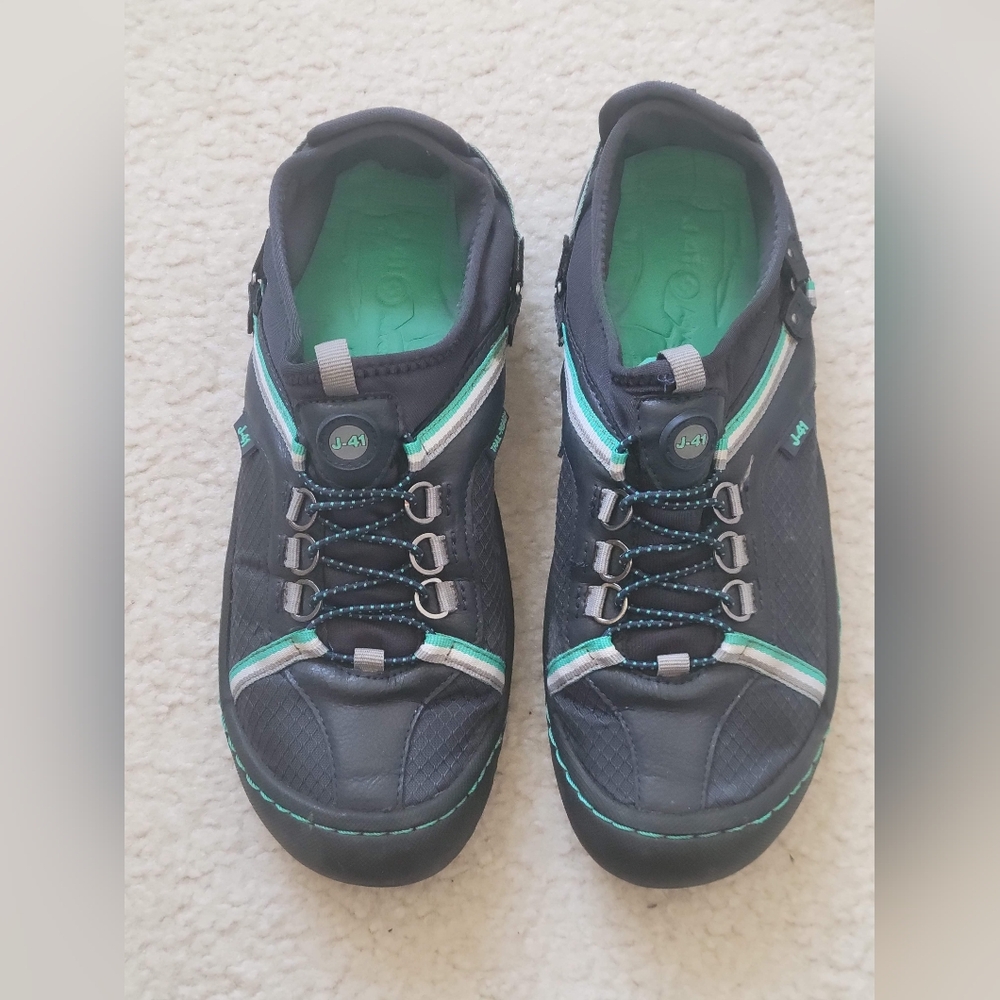 CASUAL SHOES